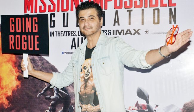 'मिशन इंपॉसिबल' की स्क्रीनिंग पर परिणीति चोपड़ा और अनिल कपूर