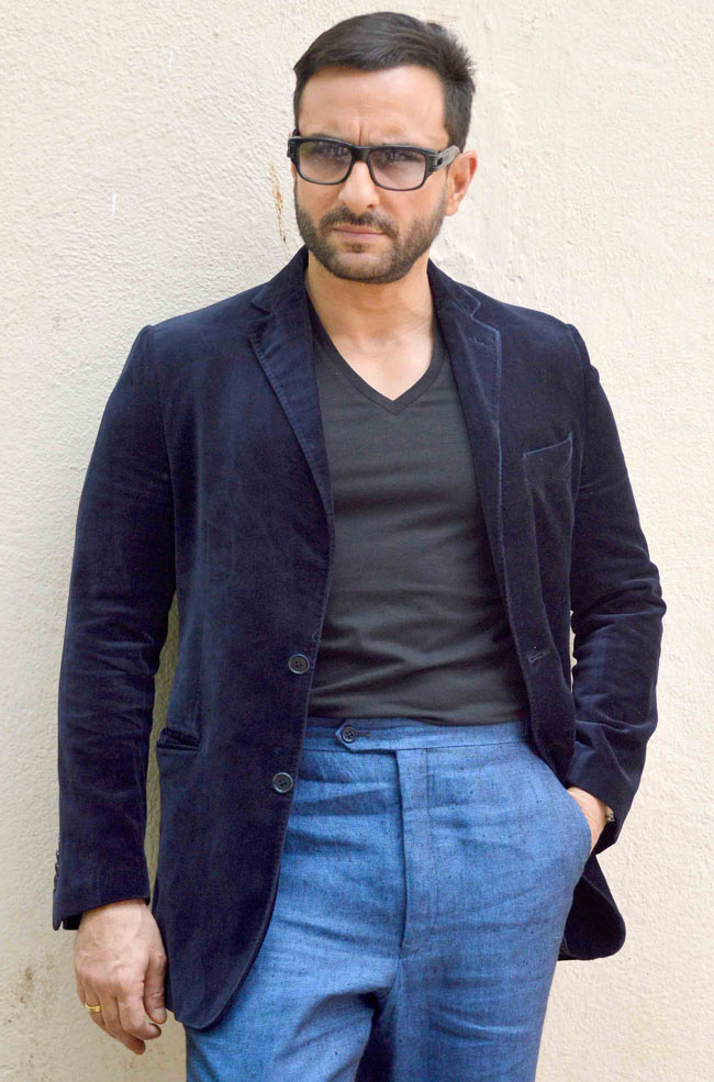 कैमरे में कैद बॉलीवुड सेलेब्रिटीज: सैफ-कबीर ने प्रमोट की फैंटम