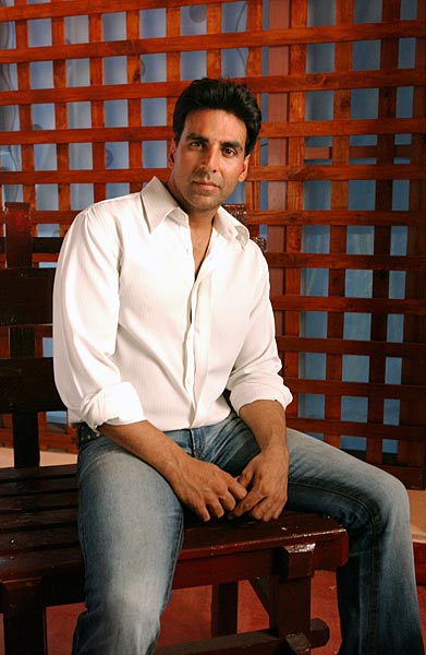 ये हैं सीधे सादे अक्षय अक्षय....Happy b'day