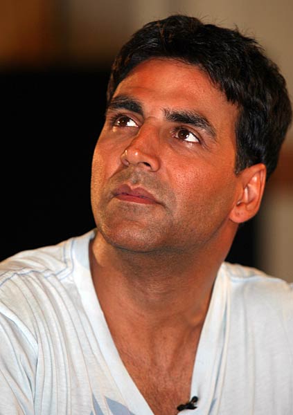 ये हैं सीधे सादे अक्षय अक्षय....Happy b'day