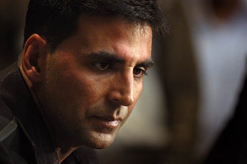 ये हैं सीधे सादे अक्षय अक्षय....Happy b'day