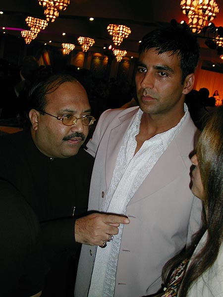 ये हैं सीधे सादे अक्षय अक्षय....Happy b'day