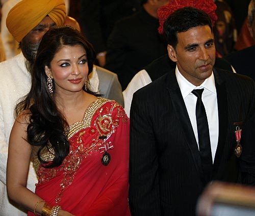 ये हैं सीधे सादे अक्षय अक्षय....Happy b'day