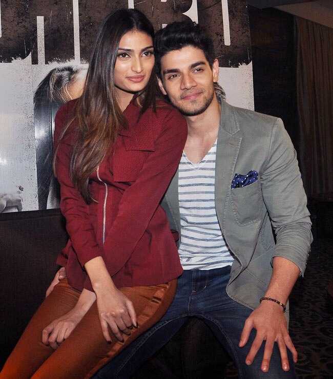 Celeb Spotting: सूरज पंचोली और अतिया की प्रमोशन कैमिस्ट्री