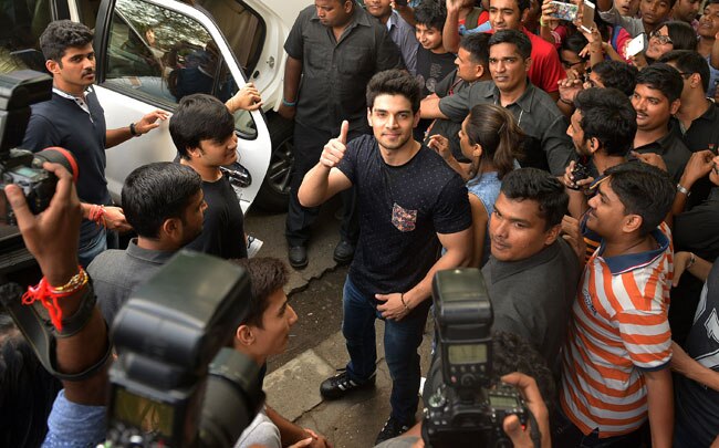 Promotion Diaries: जॉन अब्राहम-श्रुति हासन, सूरज-अतिया जुटे फिल्म प्रमोशन में