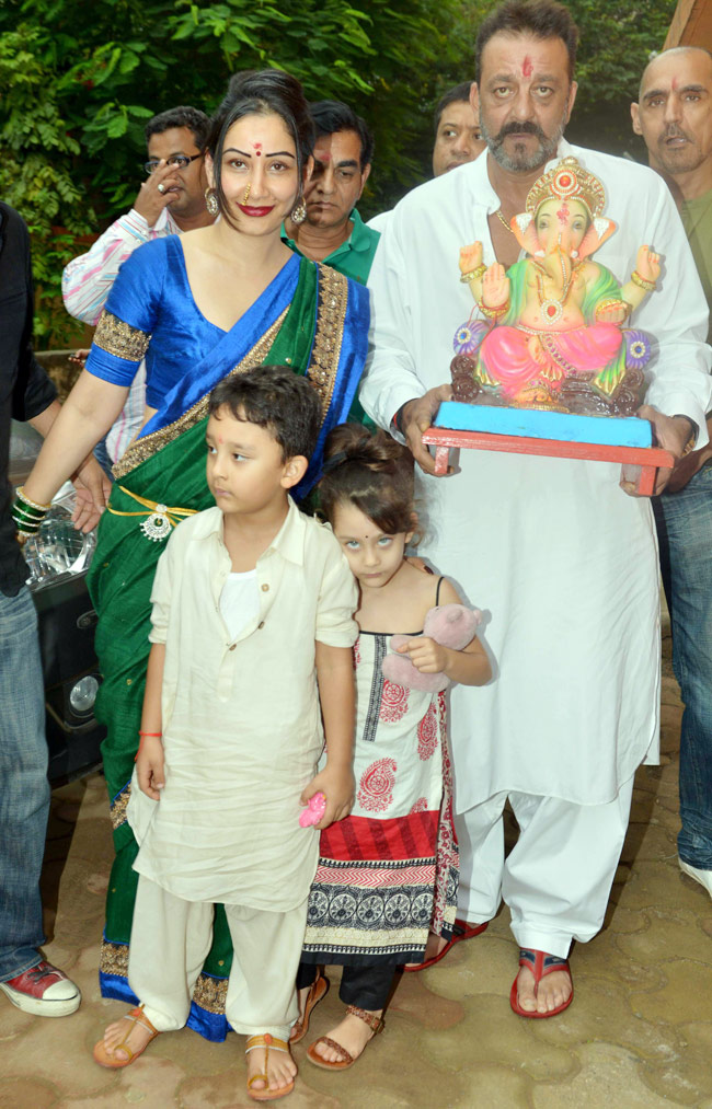 बॉलीवुड सितारों ने धूमधाम से मनाई गणेश चतुर्थी