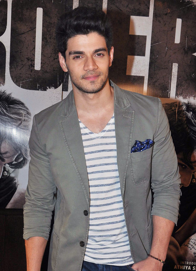 Celeb Spotting: सूरज पंचोली और अतिया की प्रमोशन कैमिस्ट्री