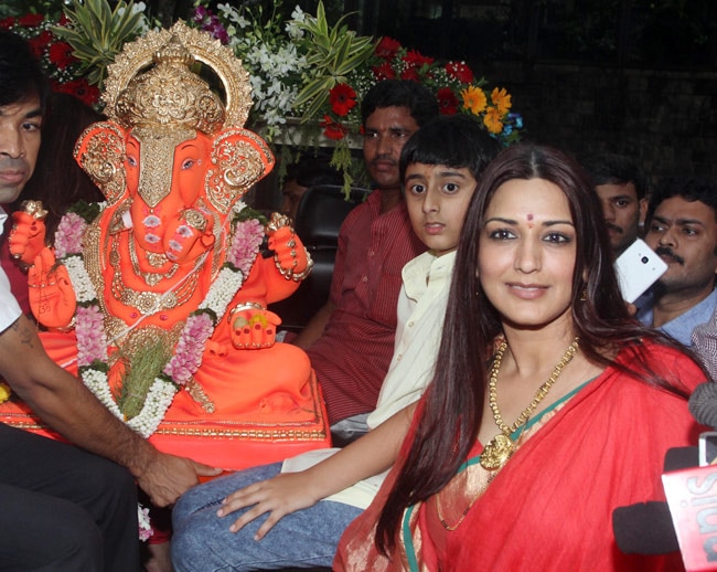 बॉलीवुड सितारों ने धूमधाम से मनाई गणेश चतुर्थी