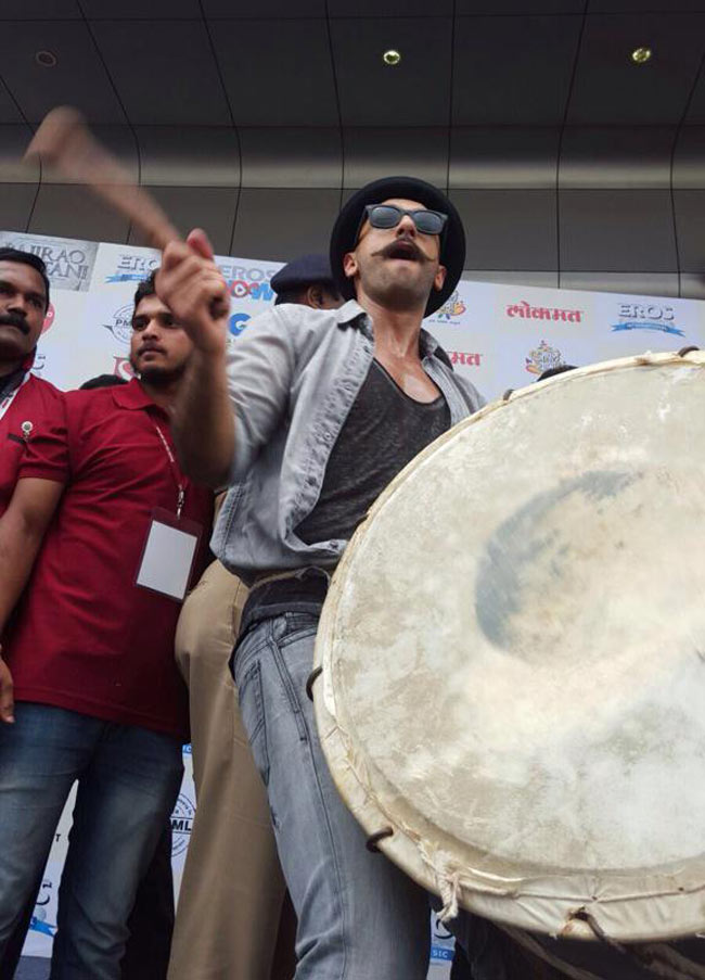 दीपिका, रणवीर ने लॉन्च किया 'बाजीराव मस्तानी' का गाना