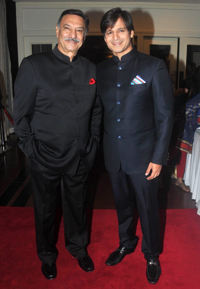 Celeb Spotting: चैरिटी इवेंट पर नजर आए रणबीर कपूर और माधुरी दीक्षित