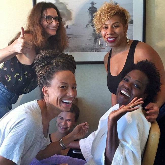 Emmy Awards 2015: पर्दे के पीछे टीवी सिलेब्स का अंदाज