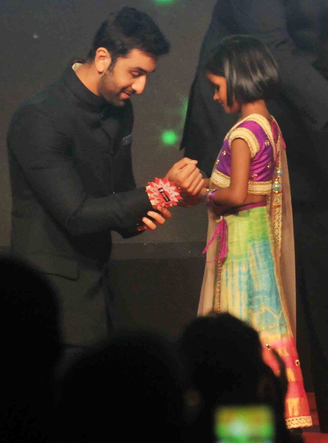 Celeb Spotting: चैरिटी इवेंट पर नजर आए रणबीर कपूर और माधुरी दीक्षित