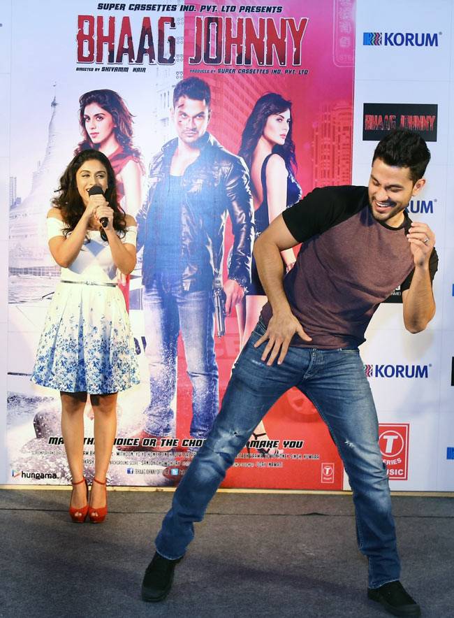 Celeb Spotting: 'जज्बा' पूरा होने पर जमकर हुई पार्टी