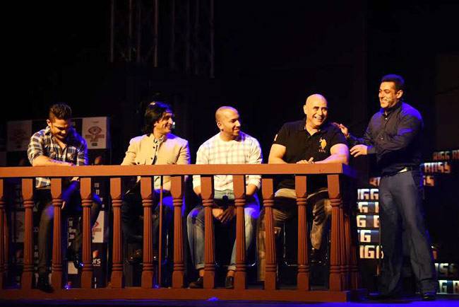 Bigg Boss 9 की प्रेस कॉन्फ्रेंस में सलमान का जलवा