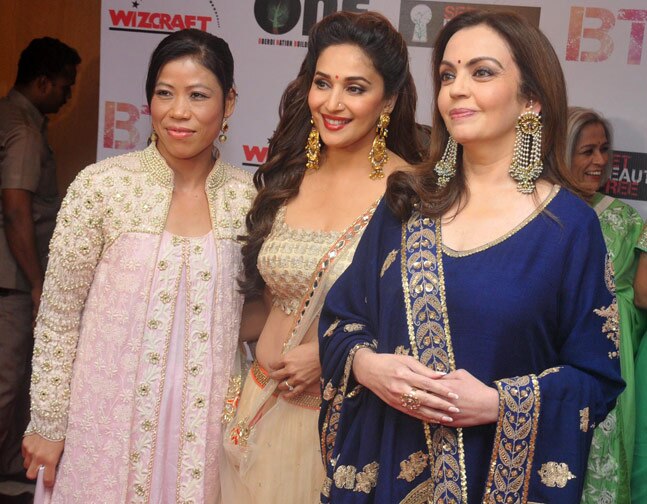 Celeb Spotting: चैरिटी इवेंट पर नजर आए रणबीर कपूर और माधुरी दीक्षित