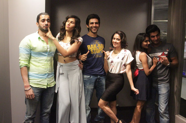 'सिंह इज ब्लिंग' के प्रमोशन में अक्षय कुमार और एमी जैक्सन