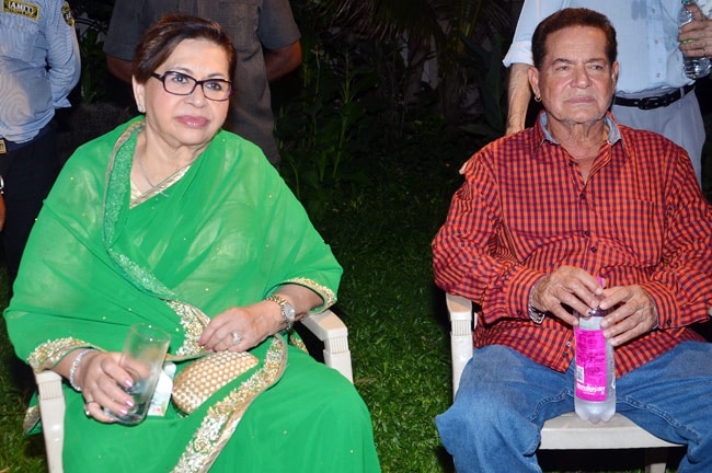 बॉलीवुड सितारों ने धूमधाम से मनाई गणेश चतुर्थी