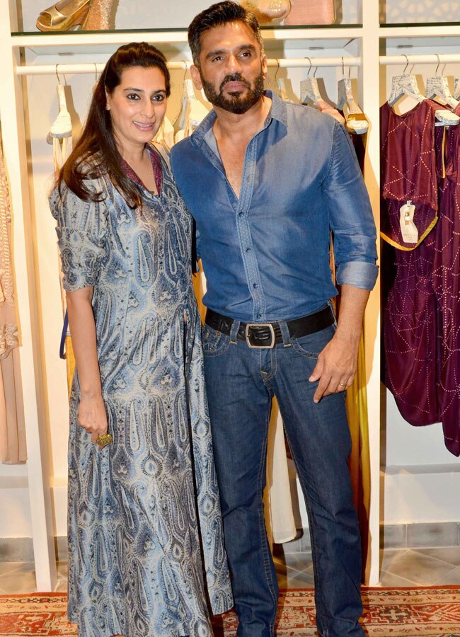 कहां और किस अंदाज में दिखे फिल्म स्टार्स