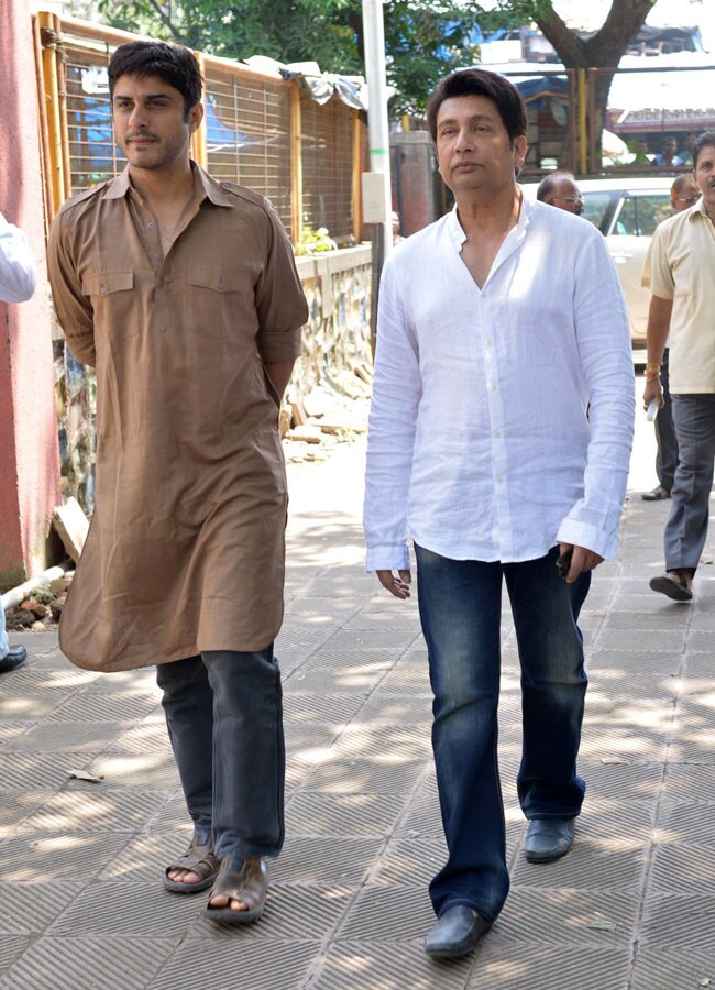 आदेश श्रीवास्तव को अंतिम विदाई देने के लिए उमड़ा बॉलीवुड