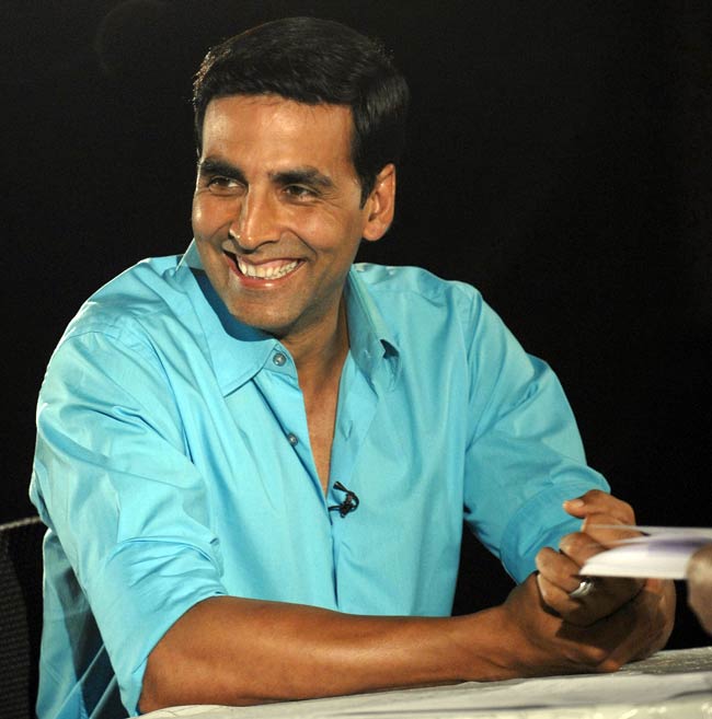 ये हैं सीधे सादे अक्षय अक्षय....Happy b'day