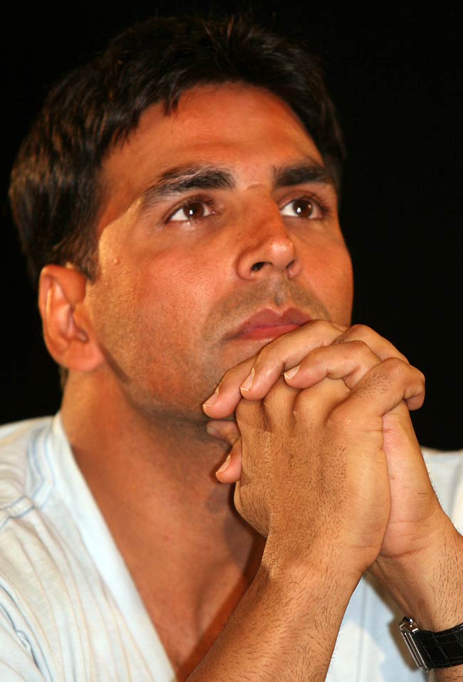 ये हैं सीधे सादे अक्षय अक्षय....Happy b'day