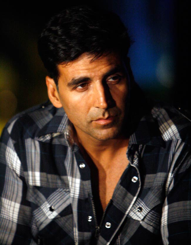 ये हैं सीधे सादे अक्षय अक्षय....Happy b'day