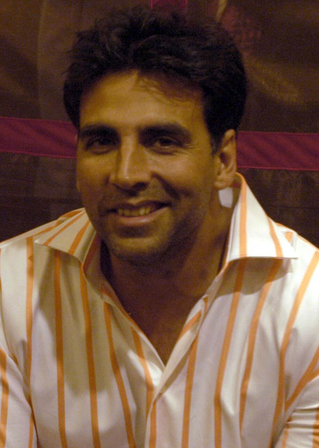 ये हैं सीधे सादे अक्षय अक्षय....Happy b'day