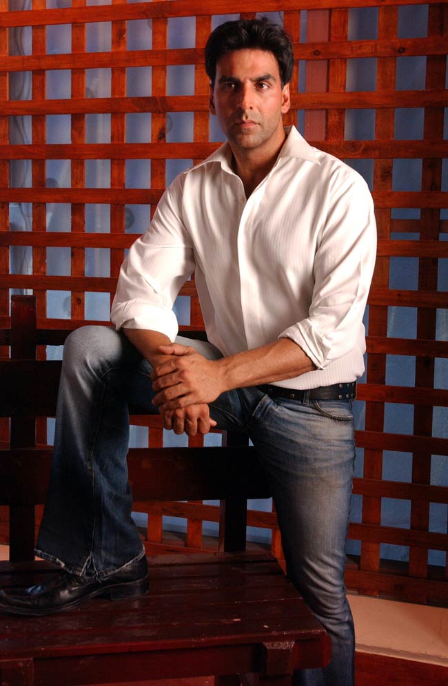 ये हैं सीधे सादे अक्षय अक्षय....Happy b'day