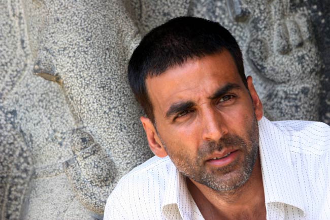 ये हैं सीधे सादे अक्षय अक्षय....Happy b'day