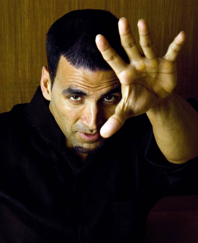 ये हैं सीधे सादे अक्षय अक्षय....Happy b'day