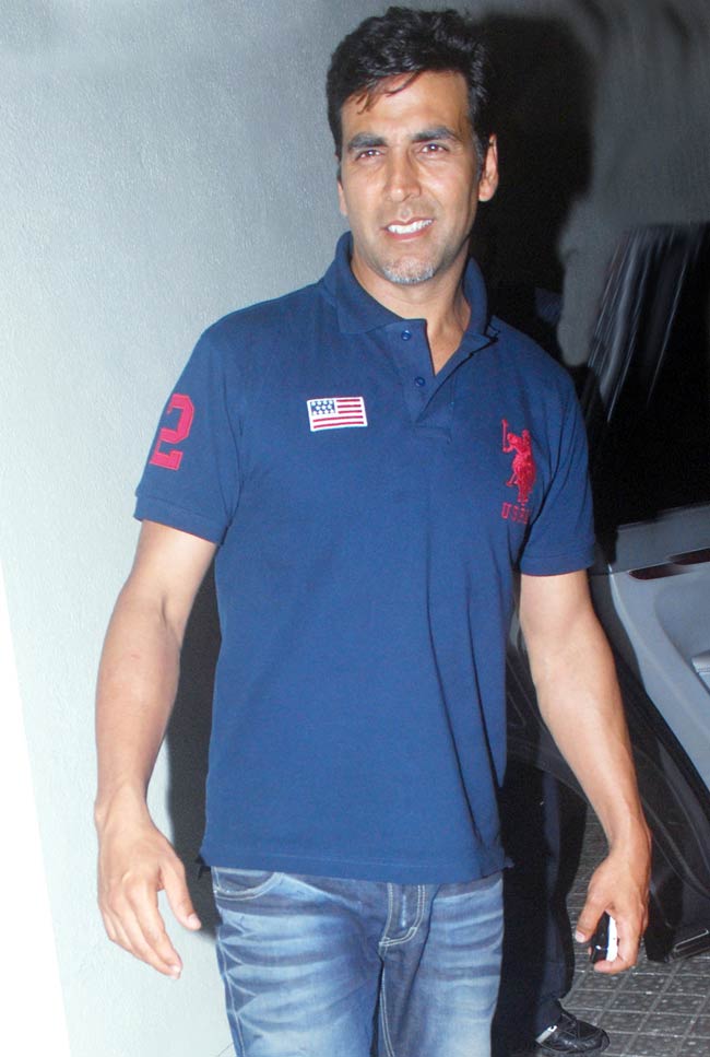 ये हैं सीधे सादे अक्षय अक्षय....Happy b'day