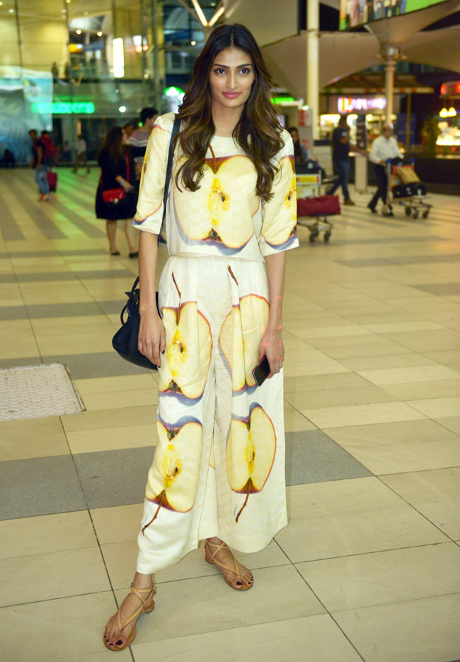 'हीरो' का प्रमोशन कर मुंबई लौटे सलमान, सूरज और आतिया