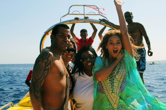 ब्यूटी विद वॉयस बियोंसे नोल्स की अनदेखी तस्वीरें