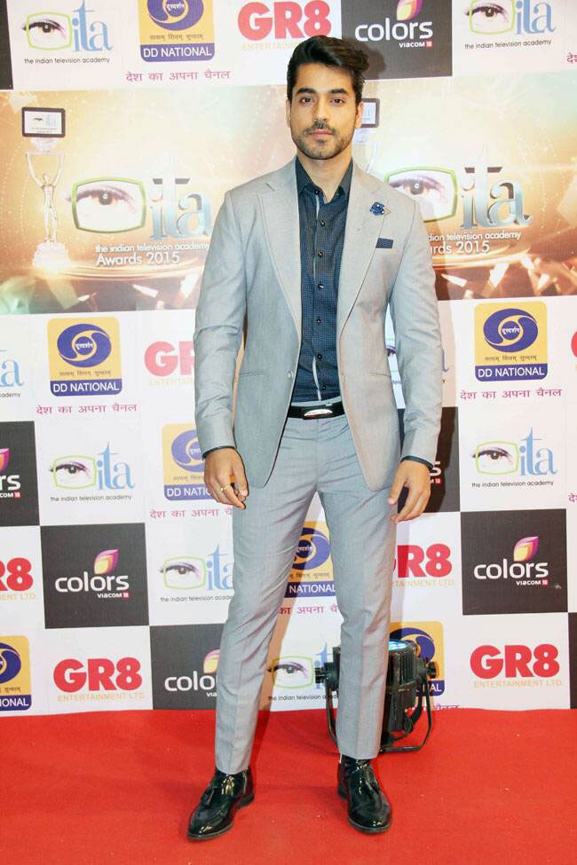 जगमगा उठा ITA अवॉर्ड्स 2015 जब छोटे पर्दे के सितारों का हुआ जमावड़ा