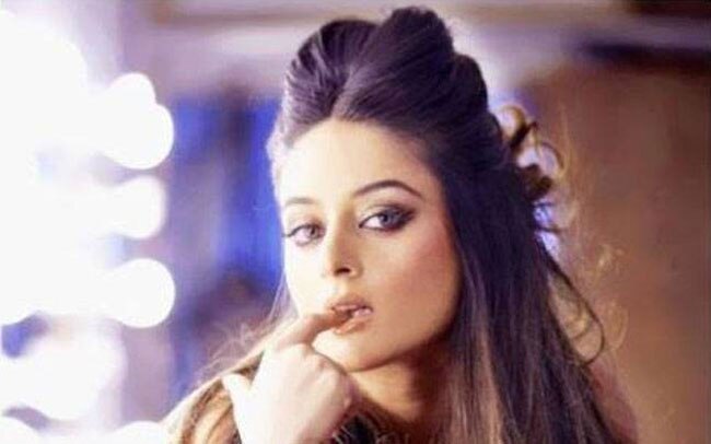 Bigg Boss 9 में सलमान खान का सामना करेंगी यह हस्तियां?