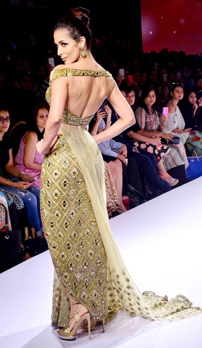LFW 2015: रैंप पर उतरी बॉलीवुड ह‍सीनाएं