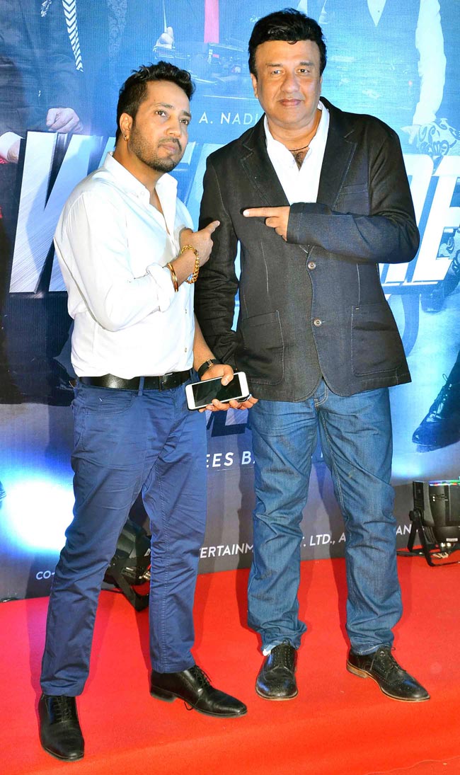 Welcome Back: स्पेशल स्क्रीनिंग पर पापा अनिल कपूर संग सोनम कपूर