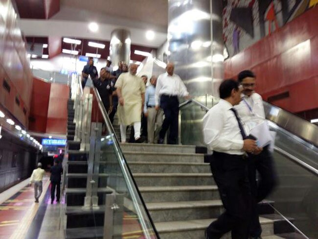 आम जनता के साथ मेट्रो में PM मोदी का सफर