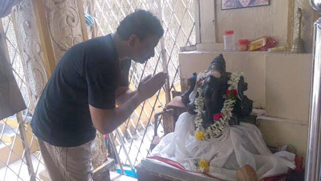 गणेश चतुर्थी का त्यौहार जानें कैसे मना रहे हैं फिल्मी सितारे