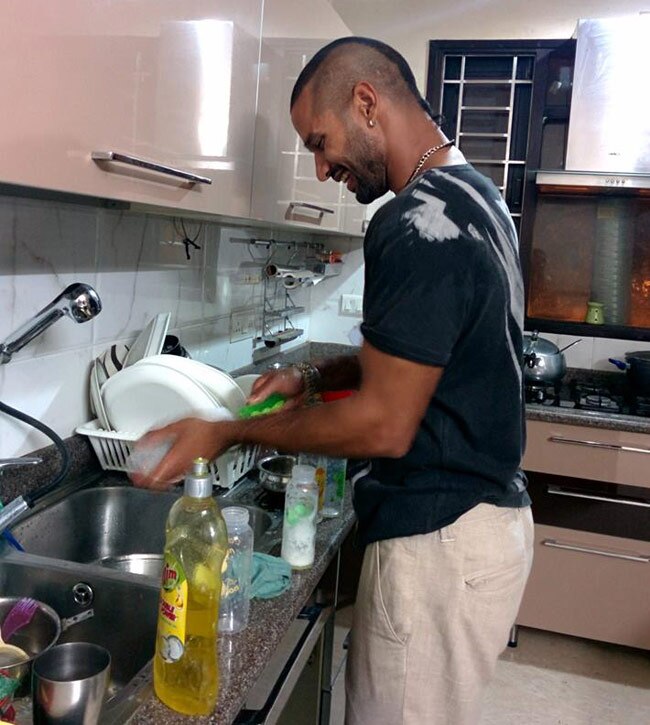 शिखर धवनः मूंछों को ताव देता 'धाकड़' बल्लेबाज