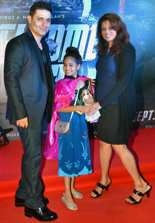 Welcome Back: स्पेशल स्क्रीनिंग पर पापा अनिल कपूर संग सोनम कपूर