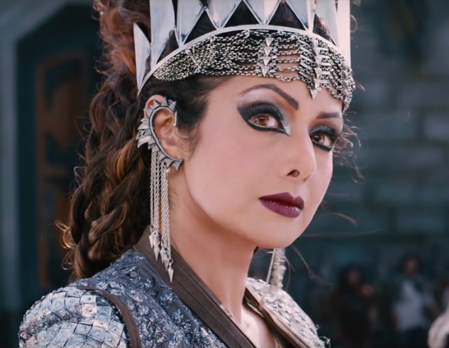 सुपरस्टार विजय की फिल्म 'पुली' के किरदारों से मिलें तस्वीरों में