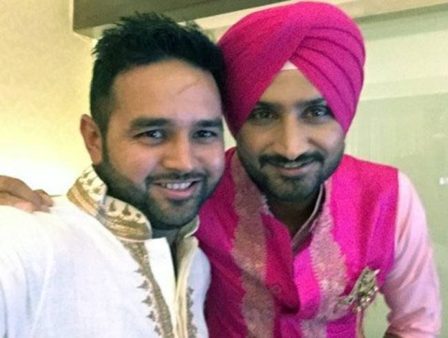 संगीत सेरेमनी में हरभजन ने गीता को फूलों के रिक्शा पर कराई सैर