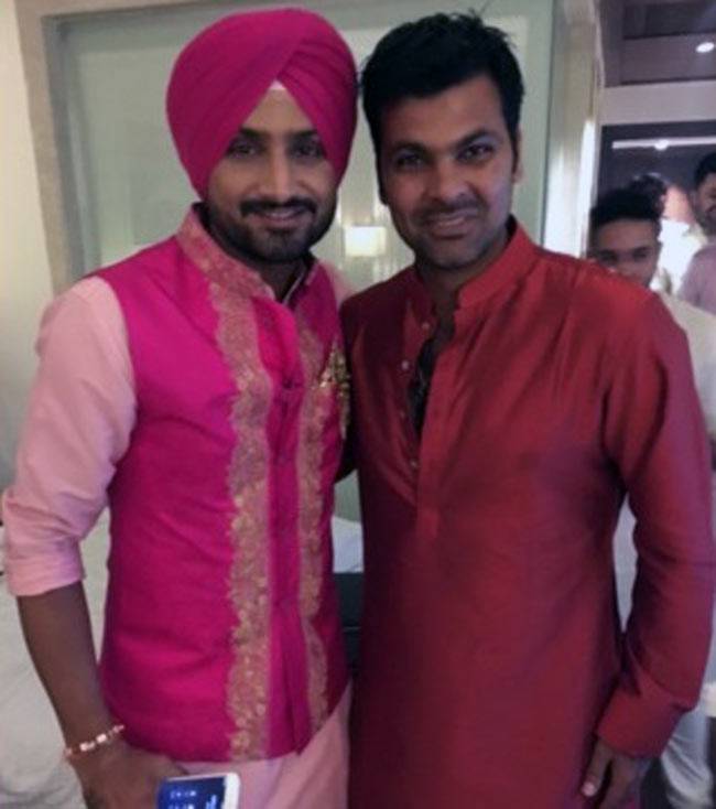 संगीत सेरेमनी में हरभजन ने गीता को फूलों के रिक्शा पर कराई सैर