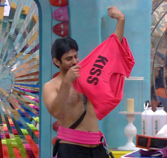 Bigg Boss 9: घरवालों को मिलेगा अपना सामान