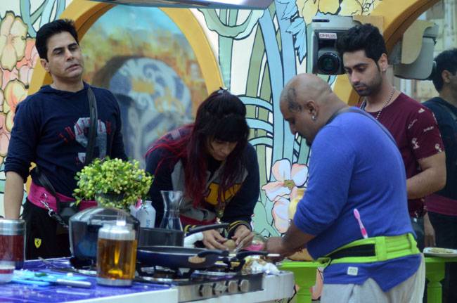 Bigg Boss 9: घर के अंदर का पहले दिन का नजारा