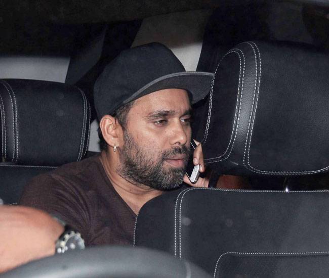 आलिया भट्ट 'बॉयफ्रेंड' संग 'शानदार' की स्क्रीनिंग पर पहुंची