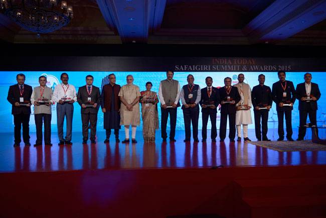 प्रधानमंत्री नरेंद्र मोदी ने दिए सफाईगीरी अवॉर्ड