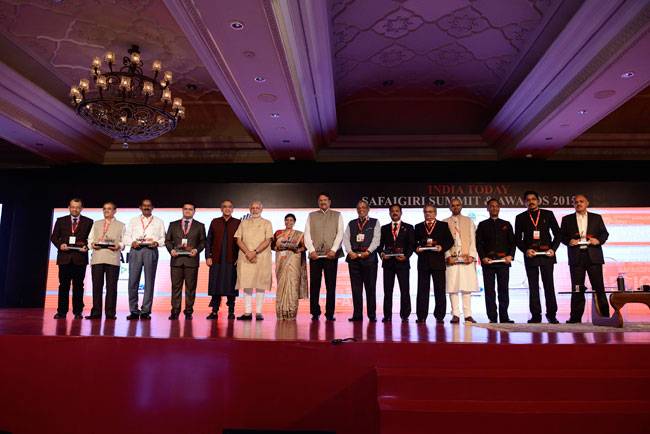 प्रधानमंत्री नरेंद्र मोदी ने दिए सफाईगीरी अवॉर्ड