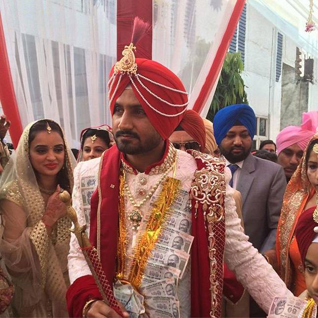 हरभजन की हुईं गीता, सिख रीति-रिवाज से हुई शादी...